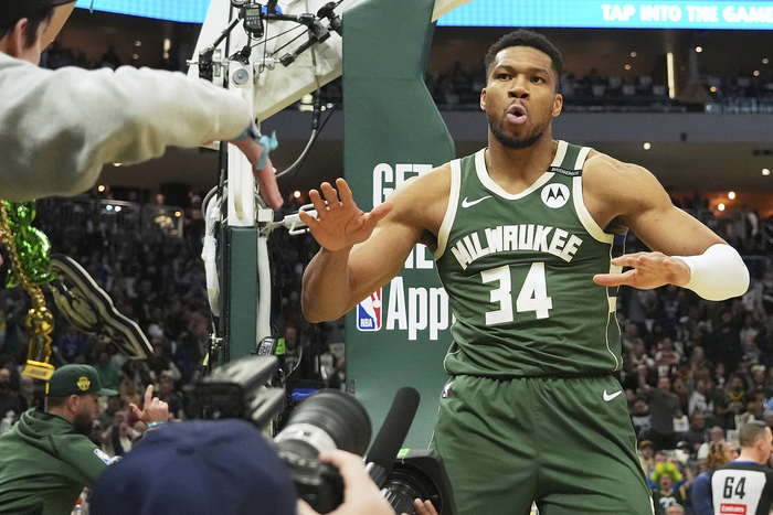 密尔沃基雄鹿迎足总杯关键赛；今晨临场应变；话题不断；训练强度明显提升的简单介绍-九游登录入口